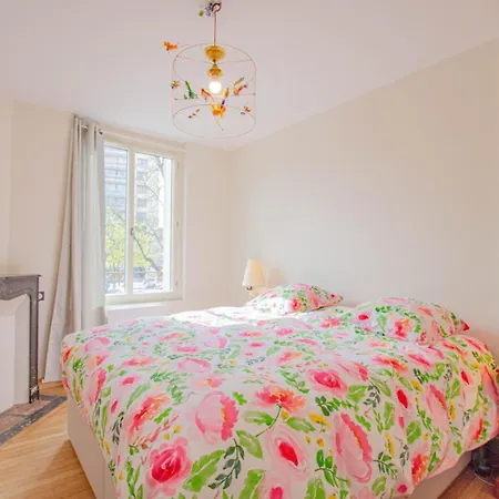 Pommes Et Fraises * Troyes