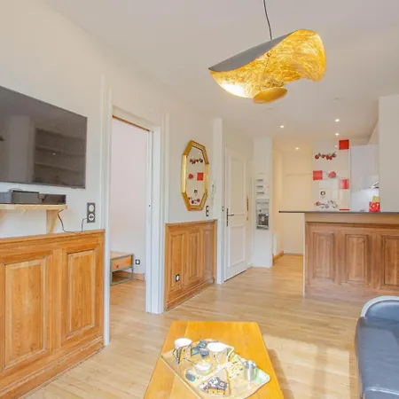 Daire Pommes Et Fraises *